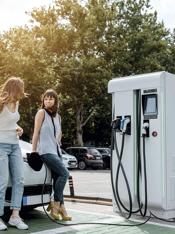 Elek­tro­autos und Plug-in Hybriden - Vorteile bei CosmosDirekt