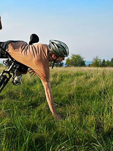 Unfallversicherung sinnvoll? Sturz mit Fahrrad - Header-Bild